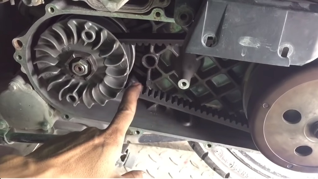 Thay Dây Curoa Xe Vision Hết Bao Nhiêu Tiền 2024? Tất Tần Tật 5 Dấu Hiệu Nhận Biết Cần Thay Dây Curoa